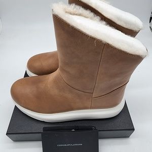 Australia Luxe Co. NWT. LOYAL Shearling lined & buff leather boot Lt Chestnut. 7